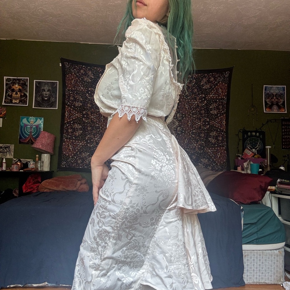 Elegant White Lace Dress